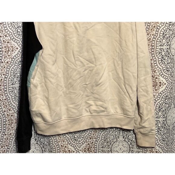 BKYS Size M Colorblock Bear Graphic Sweatshirt - Picture 7 of 11